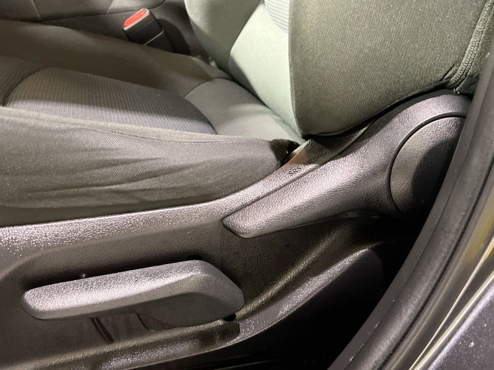 Used 2019 Toyota RAV4 LE image 23