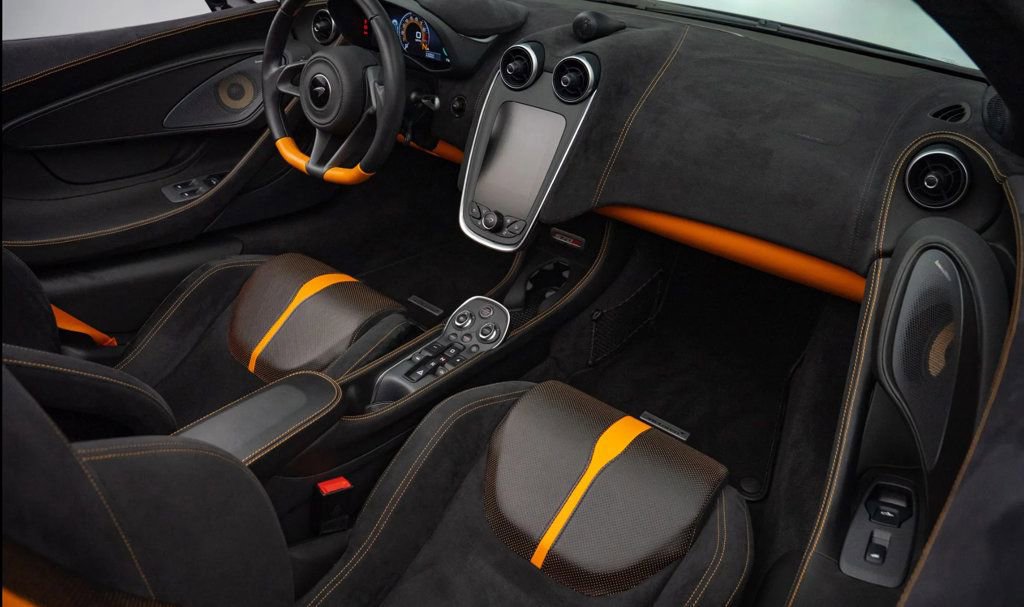 Used 2019 McLaren 570S Spider image 2