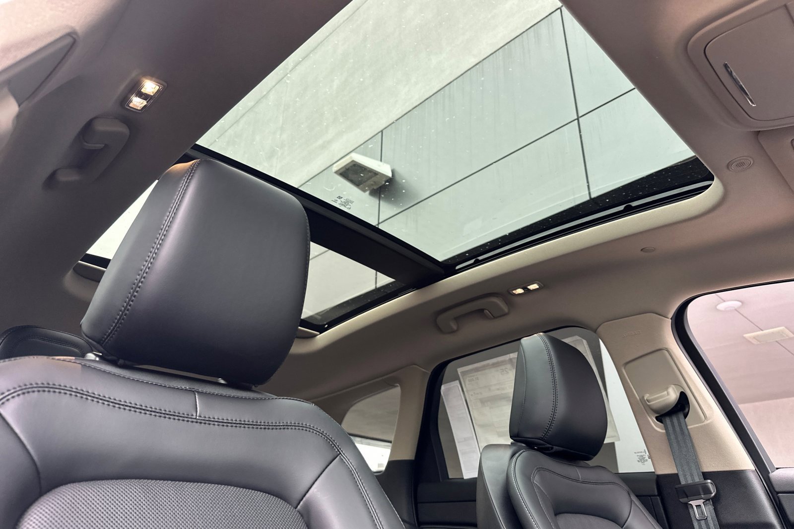 New 2025 Lincoln Corsair Reserve w/ Equipment Group 202A image 16