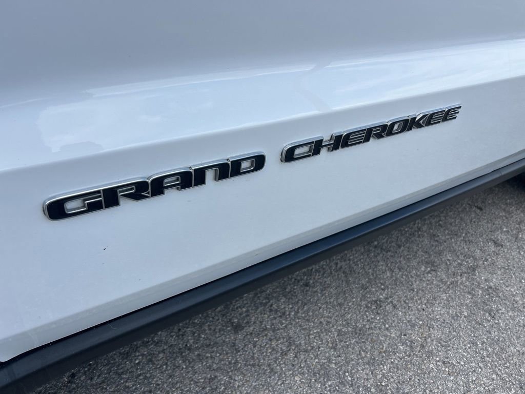 Used 2019 Jeep Grand Cherokee Limited image 17