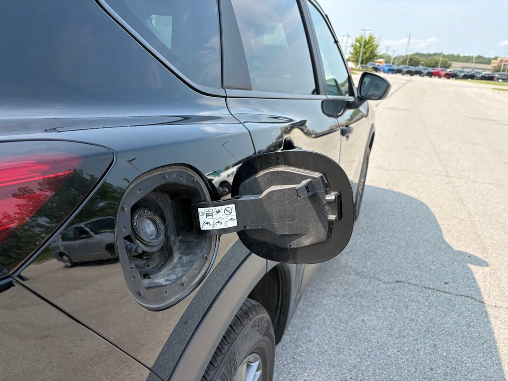 Used 2024 Nissan Rogue S AWD/4WD image 4