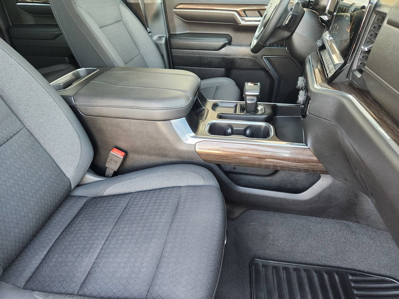 Used 2023 Chevrolet Silverado 1500 RST AWD/4WD image 13