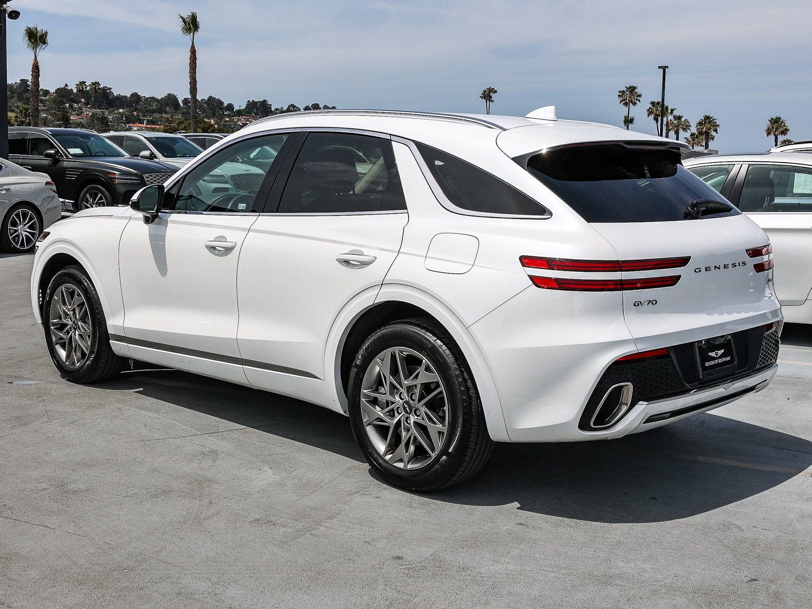Used 2025 Genesis GV70 2.5T AWD/4WD image 6
