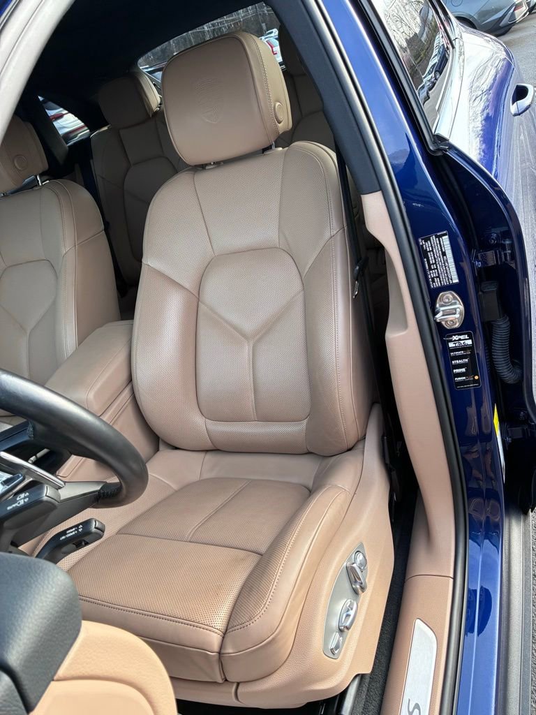Used 2023 Porsche Macan S AWD/4WD image 22