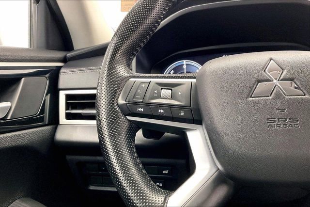 Used 2023 Mitsubishi Outlander SE AWD/4WD image 20