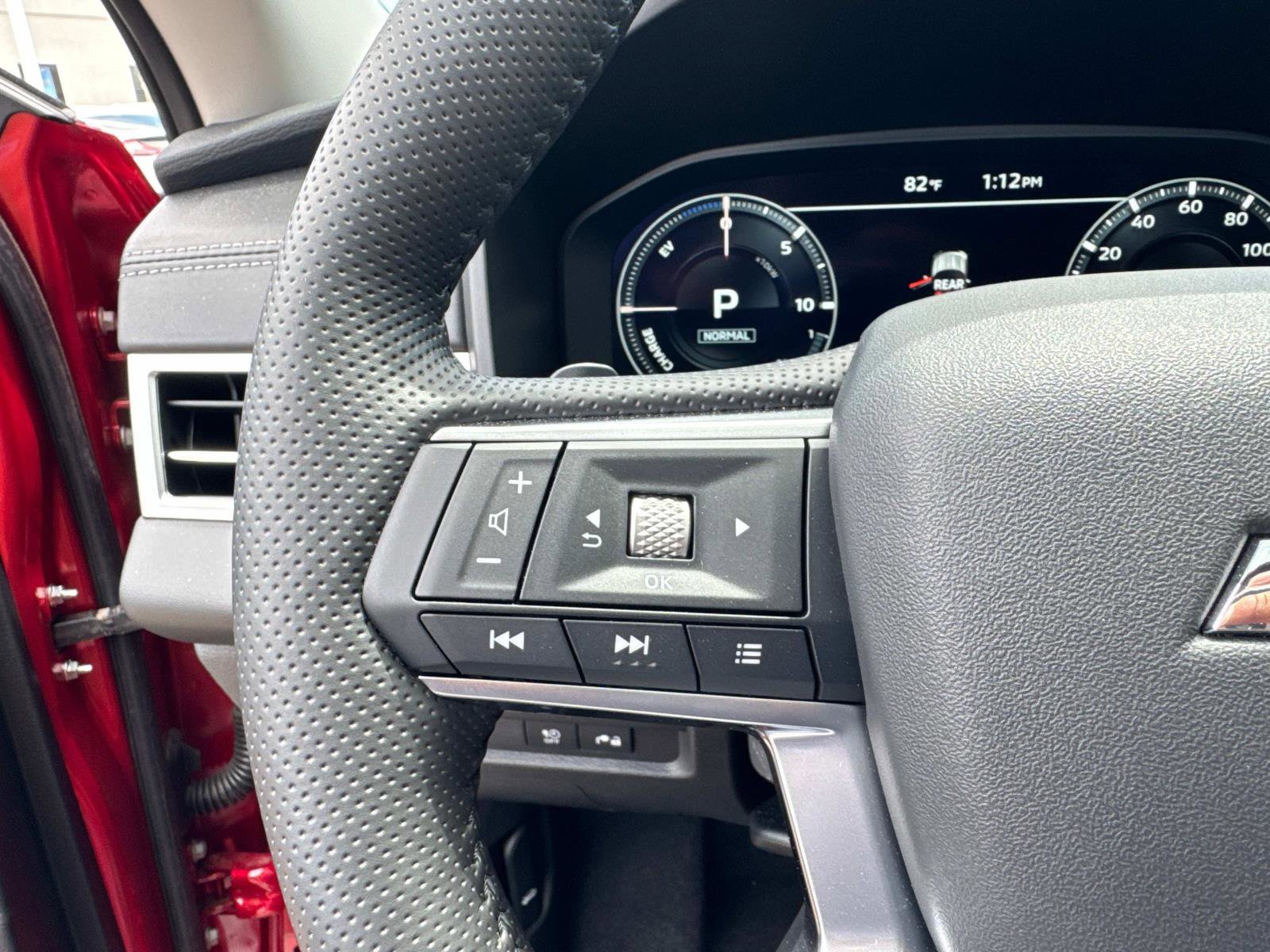 New 2025 Mitsubishi Outlander 4WD Plug-In Hybrid image 16