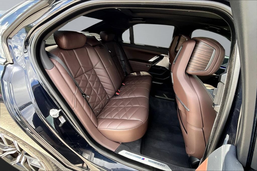 Used 2025 BMW 740i xDrive AWD/4WD image 26