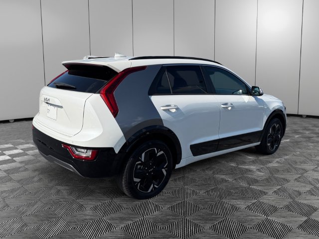 Used 2023 Kia Niro Wave FWD image 5