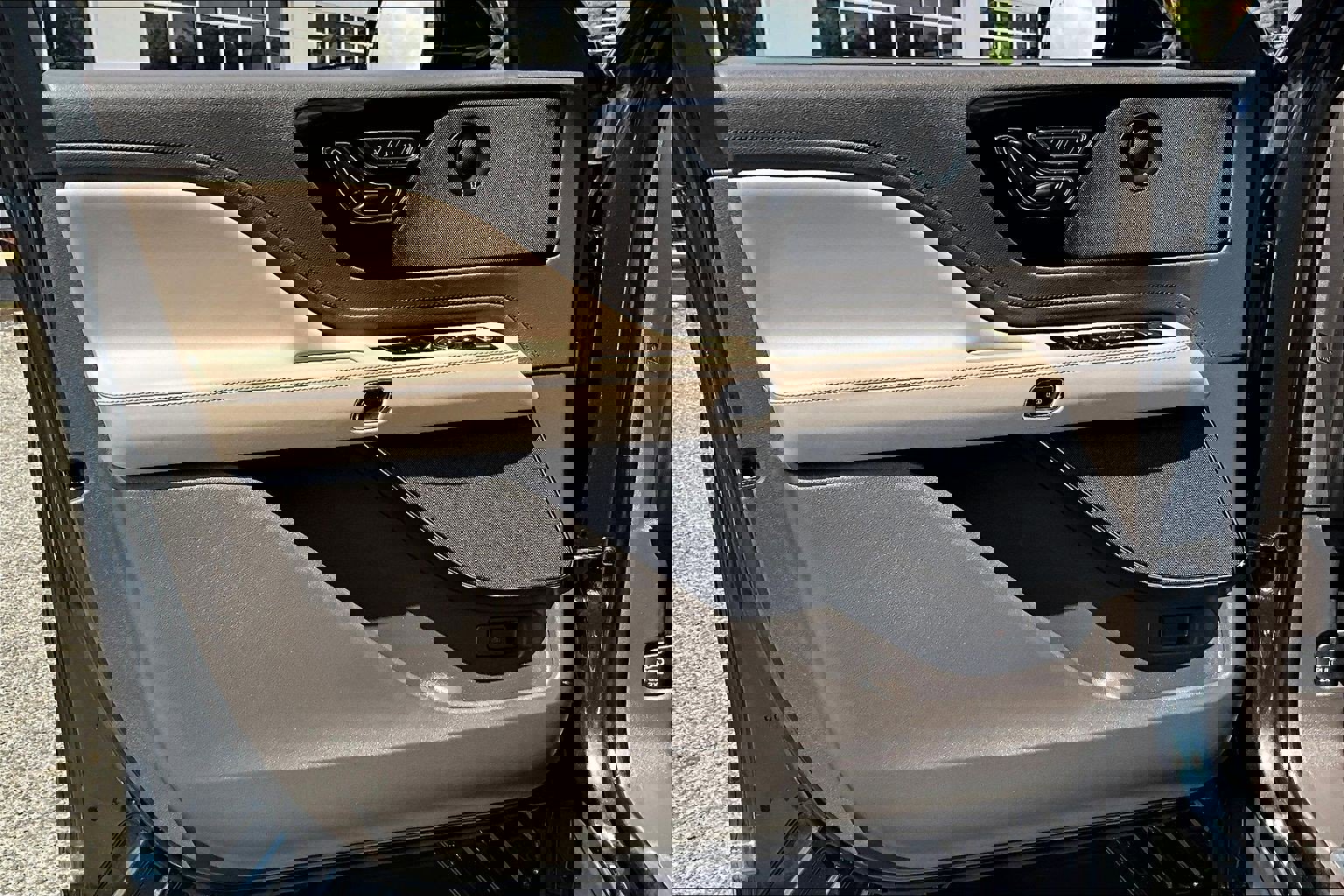 Used 2023 Lincoln Aviator Reserve w/ Equipment Group 201A image 18