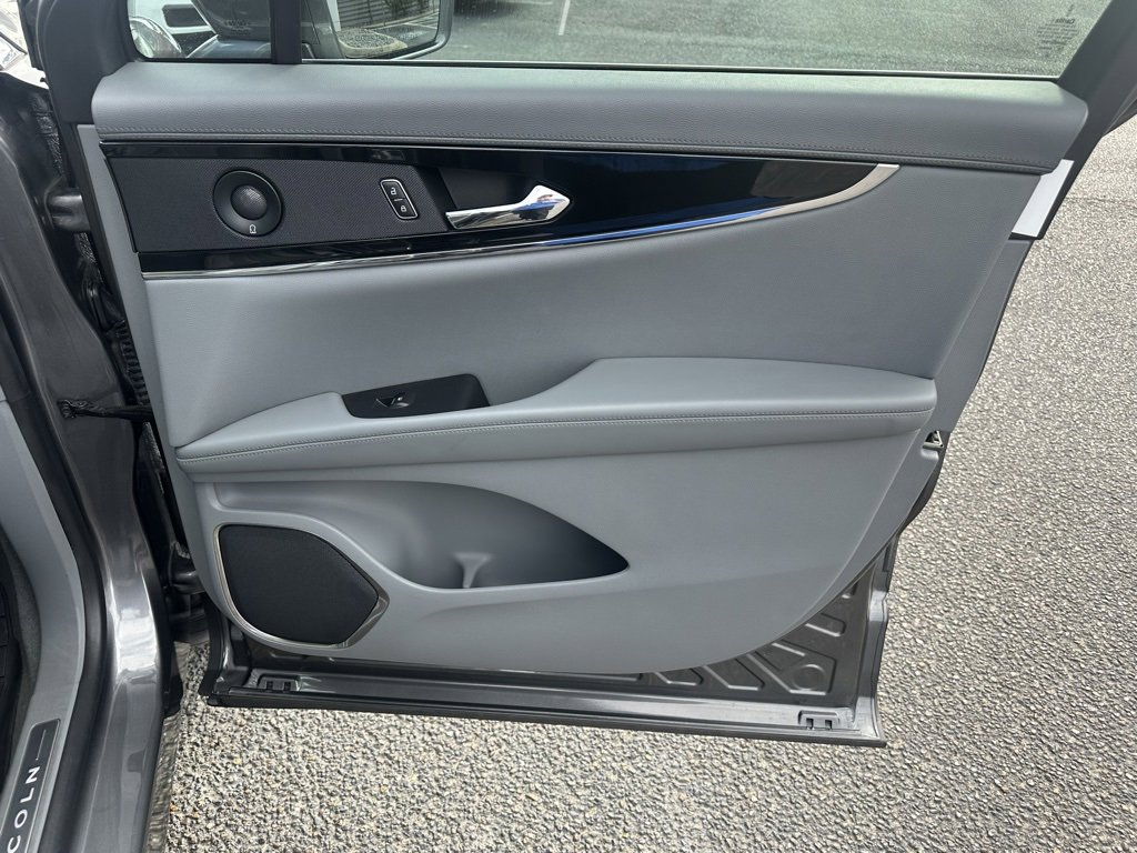 Used 2023 Lincoln Nautilus Reserve w/ Equipment Group 201A image 21