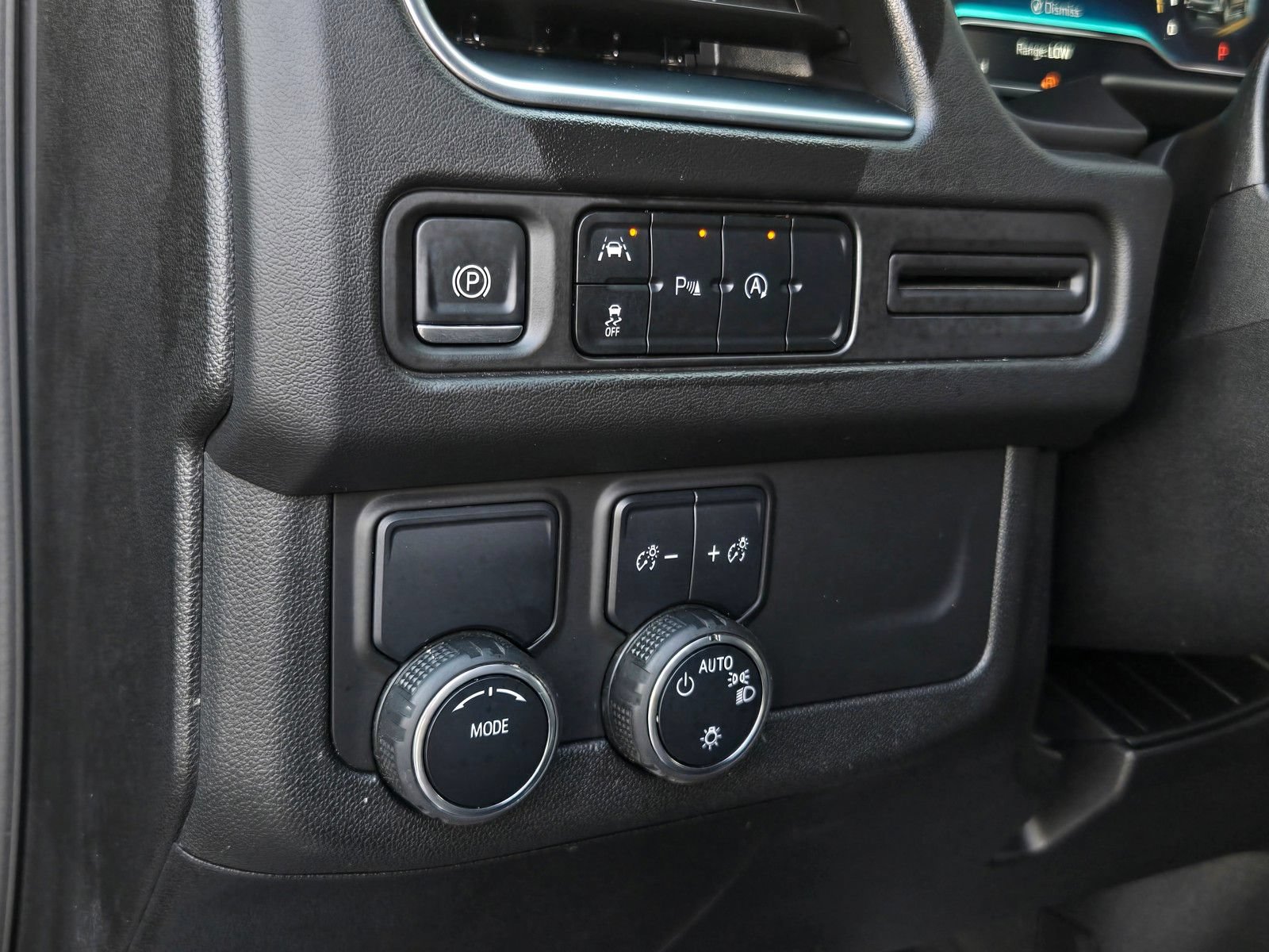 Used 2024 Chevrolet Tahoe LT RWD image 18