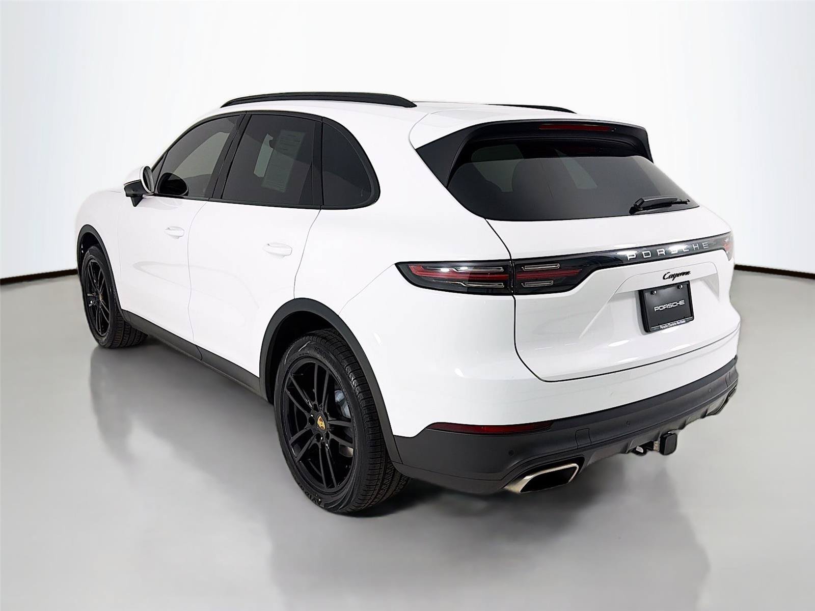 Certified 2023 Porsche Cayenne Platinum Edition AWD/4WD image 3