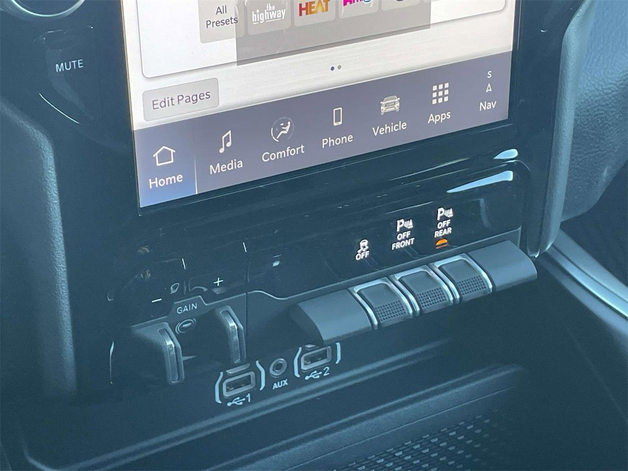 New 2026 RAM 1500 4x4 Crew Cab image 41