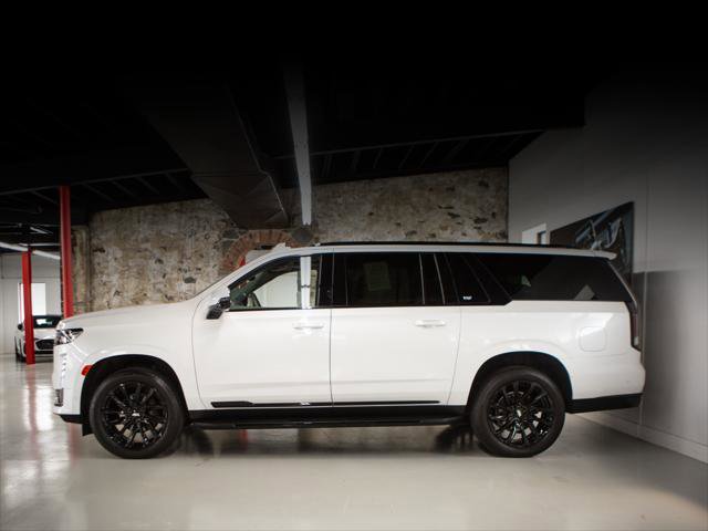 Used 2024 Cadillac Escalade ESV Sport Platinum w/ LPO, ONYX Package AWD/4WD image 40