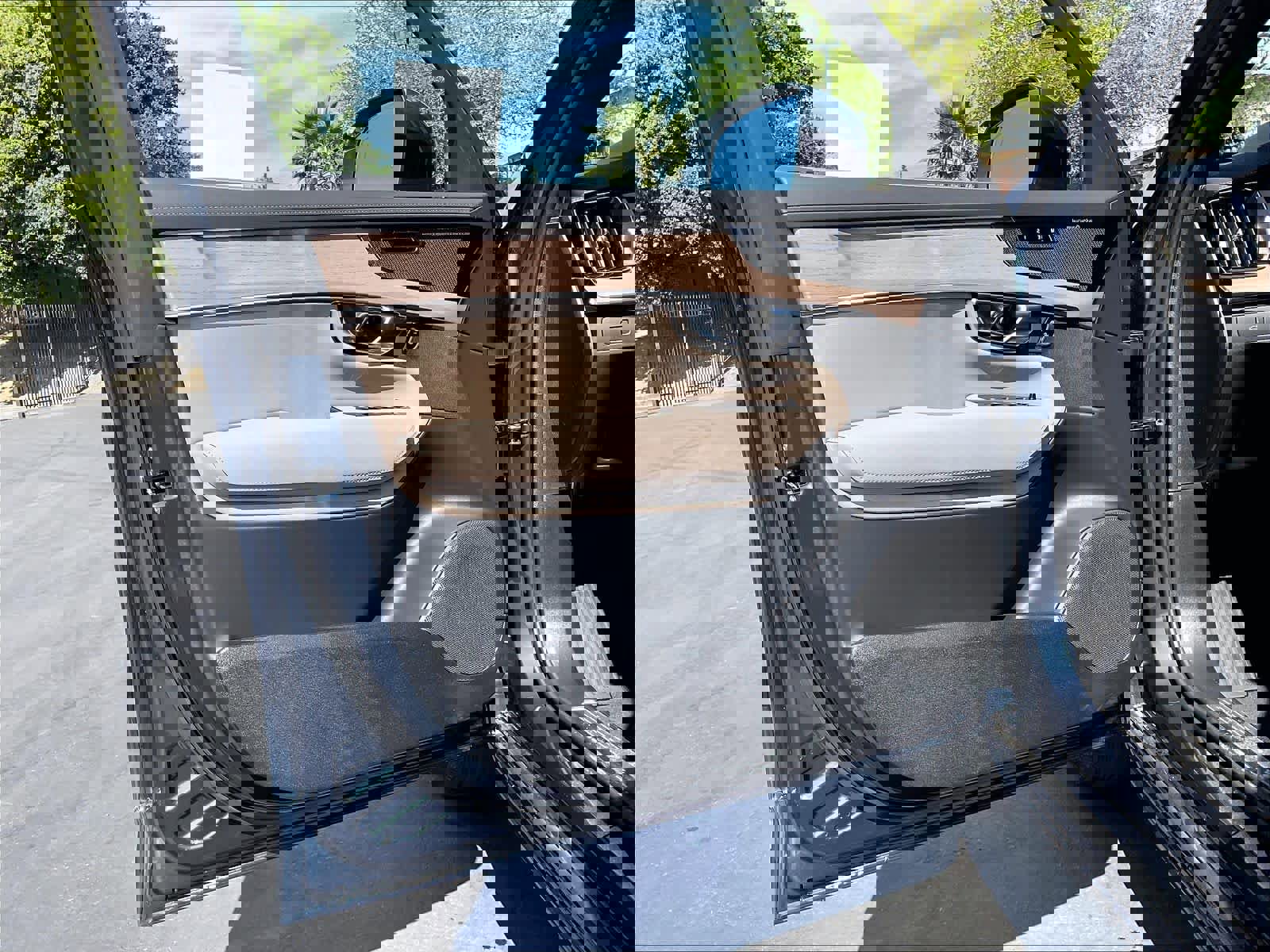 New 2026 Volvo XC90 B5 Plus w/ Protection Package image 24