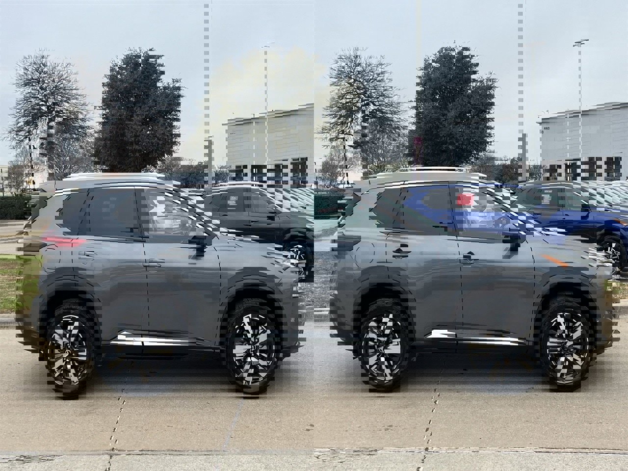 Certified 2022 Nissan Rogue SL w/ SL Premium Package image 3