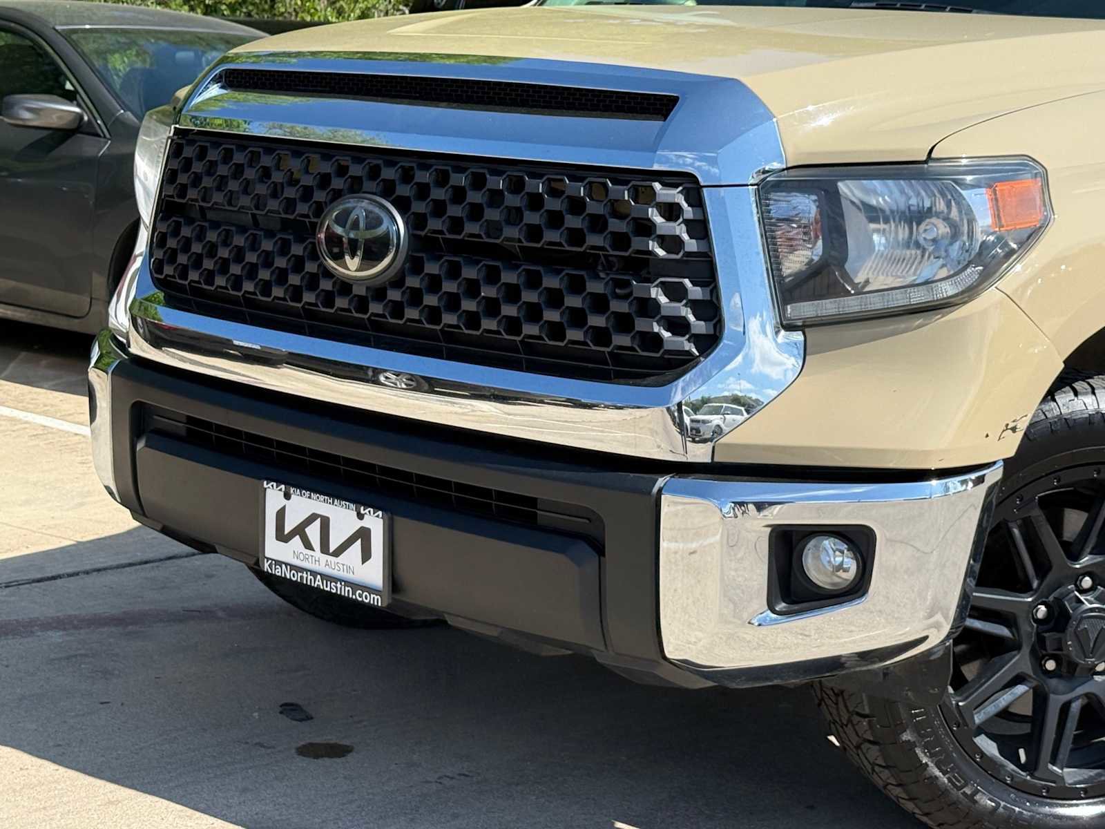 Used 2019 Toyota Tundra SR5 w/ SR5 Upgrade Package image 3