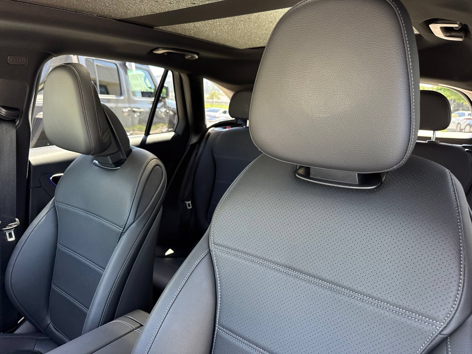 Used 2026 Mercedes-Benz GLC 300 image 28
