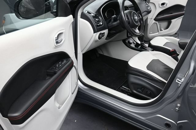 Used 2021 Jeep Compass Limited AWD/4WD image 16
