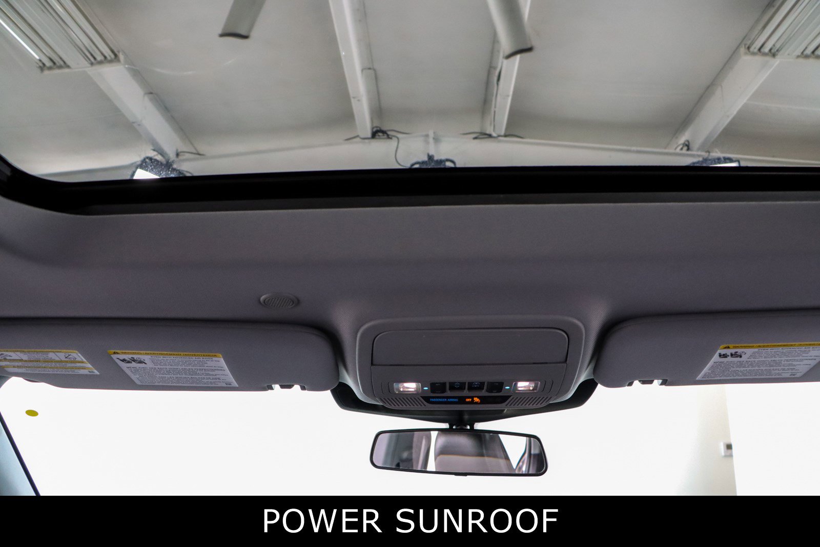 Used 2022 Ford Explorer XLT w/ XLT Sport Appearance Package image 21