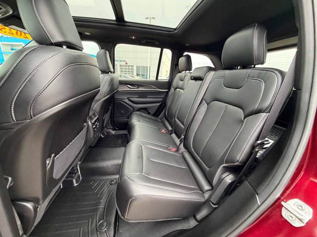 Used 2025 Jeep Grand Cherokee Limited w/ Trailer Tow Package AWD/4WD image 19