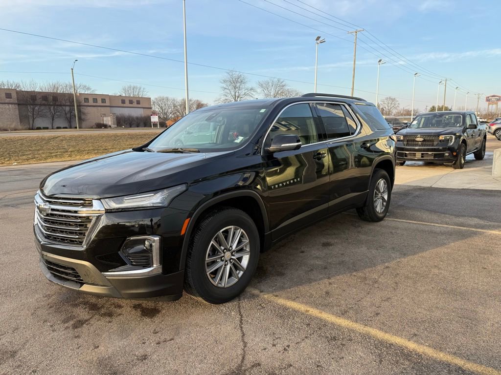 Used 2023 Chevrolet Traverse LT w/ Rear Camera Mirror Package image 33