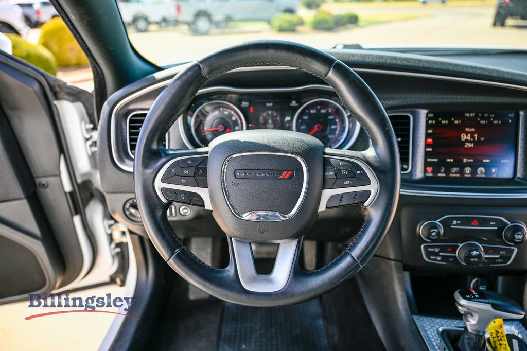 Used 2016 Dodge Charger SXT RWD image 11