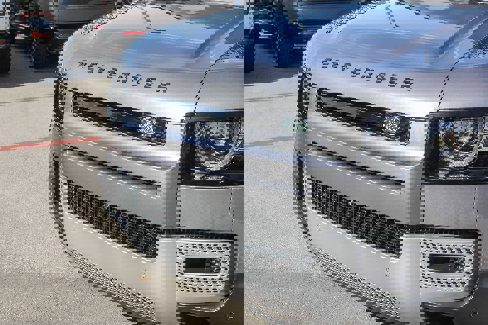 Used 2023 Land Rover Defender 130 SE image 11