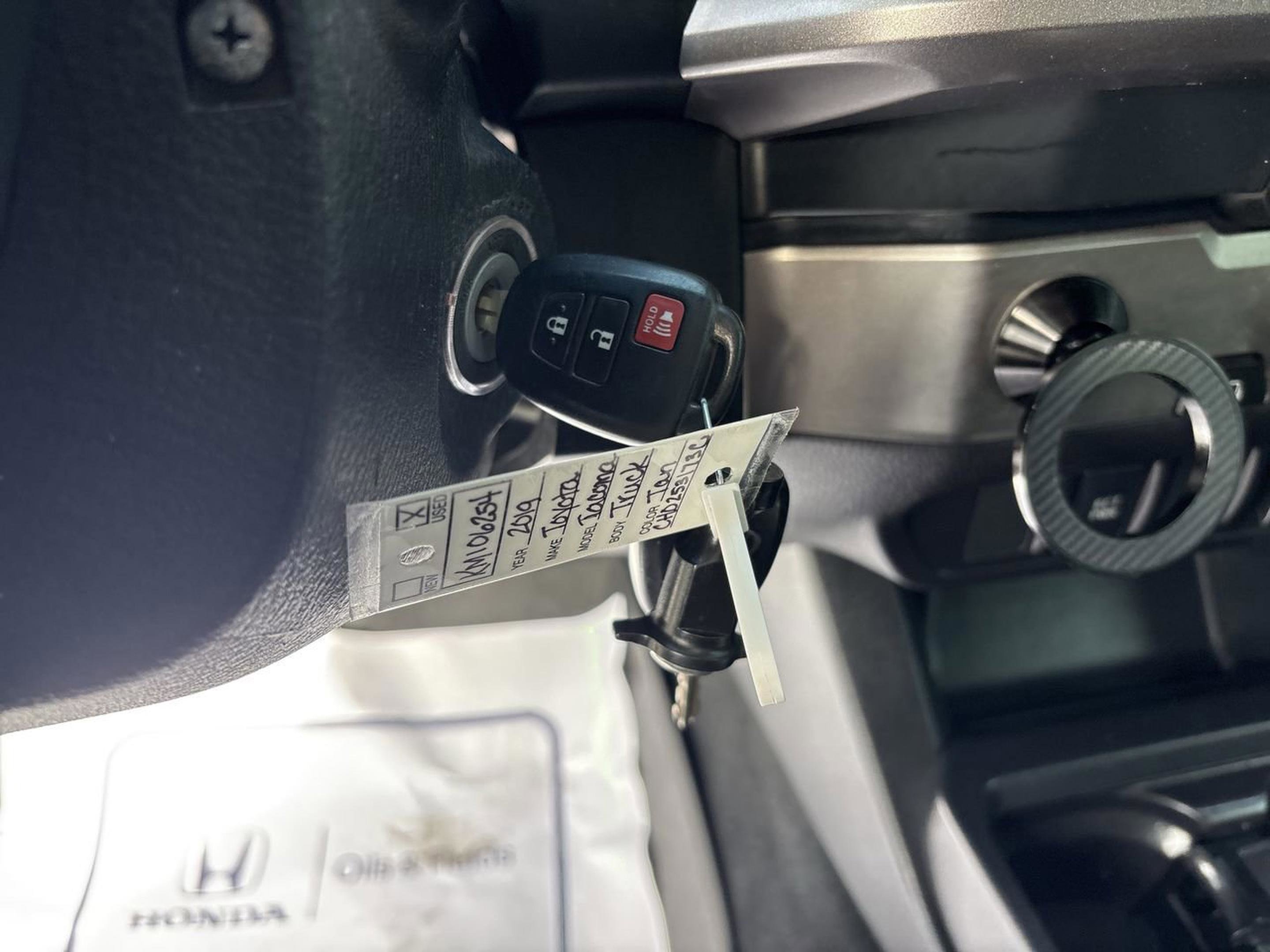 Used 2019 Toyota Tacoma SR5 image 24