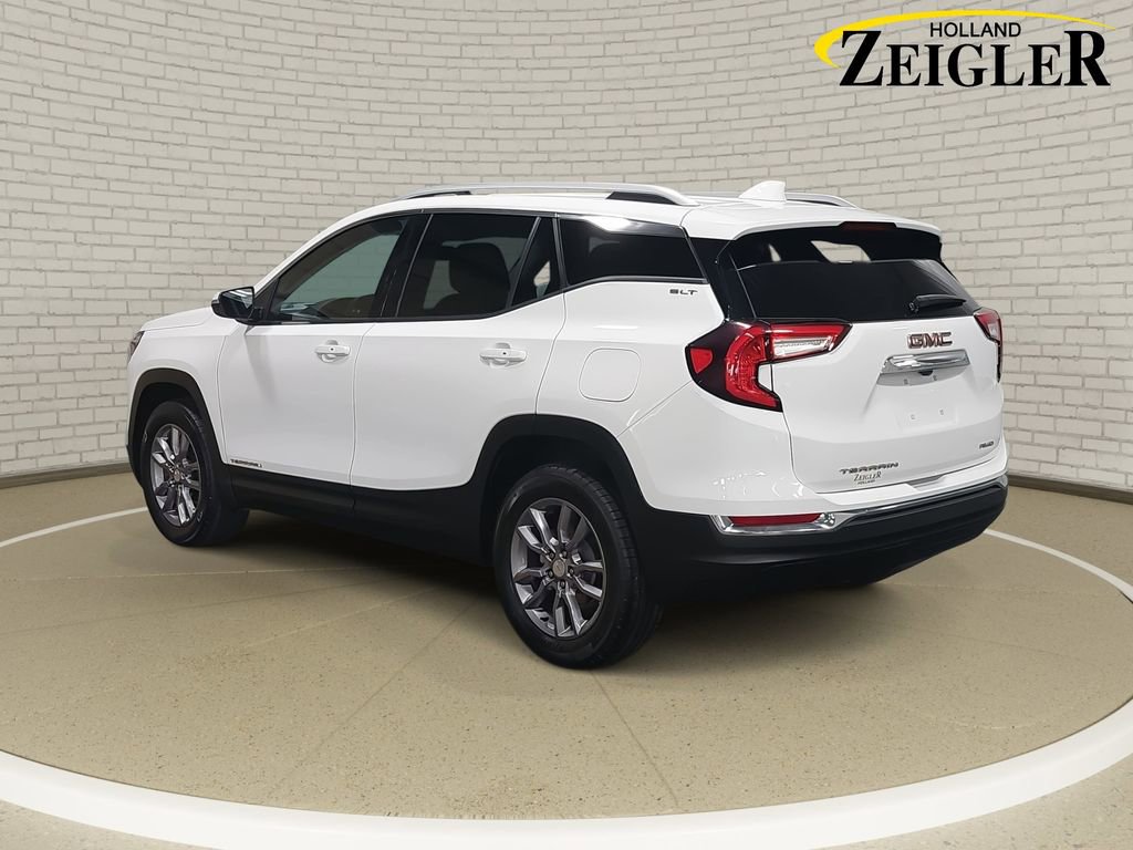 Used 2024 GMC Terrain SLT image 7