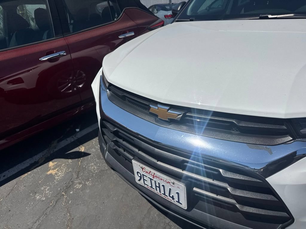 Used 2023 Chevrolet TrailBlazer LS FWD image 1