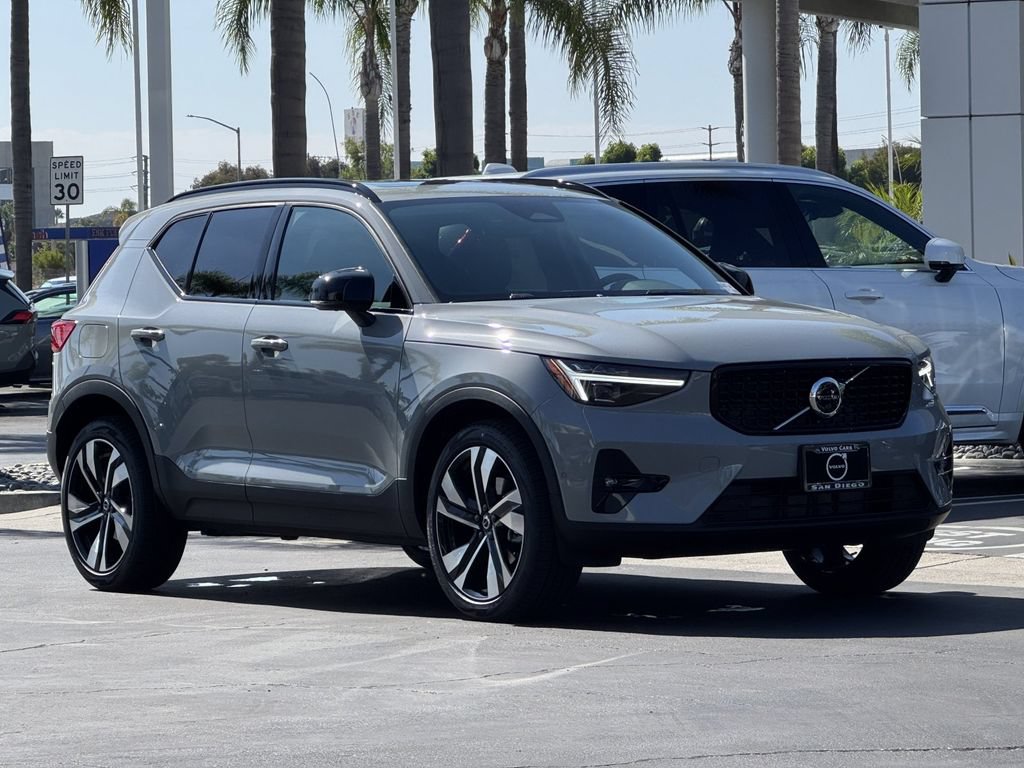 New 2026 Volvo XC40 B5 Ultra w/ Protection Package Premier AWD/4WD image 7