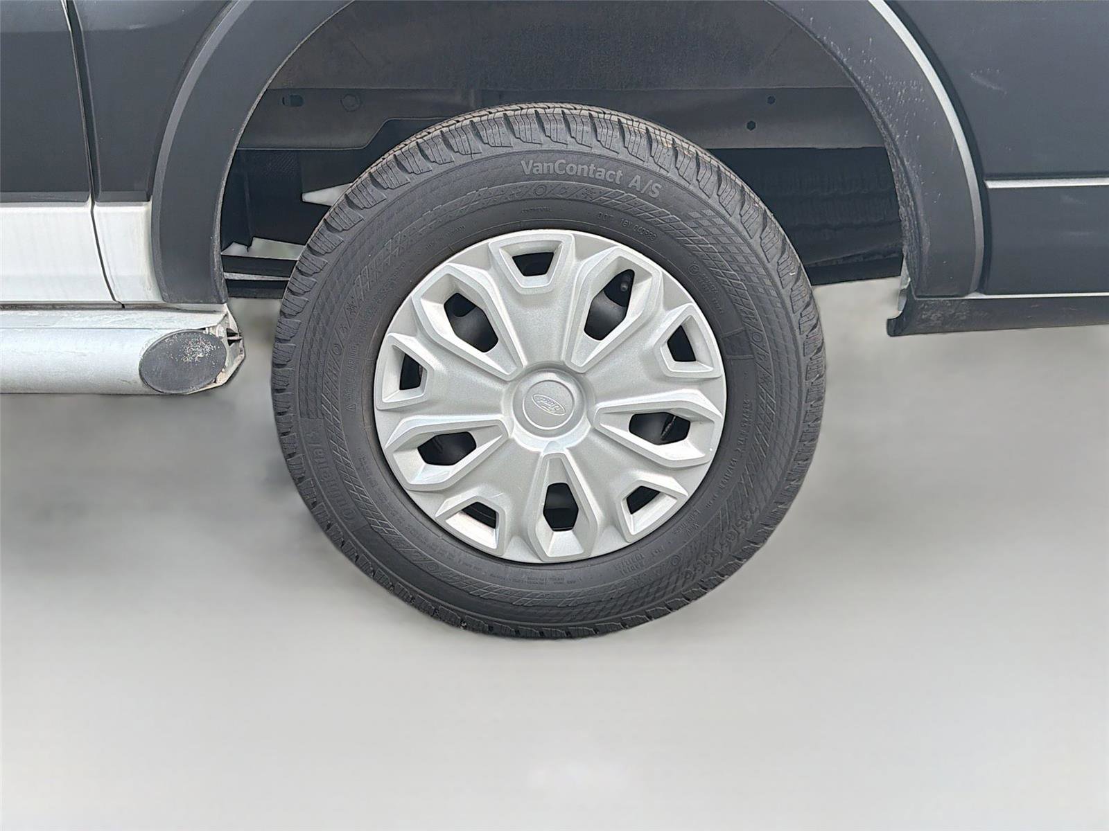 Used 2023 Ford Transit 250 Low Roof w/ Exterior Upgrade Package image 25