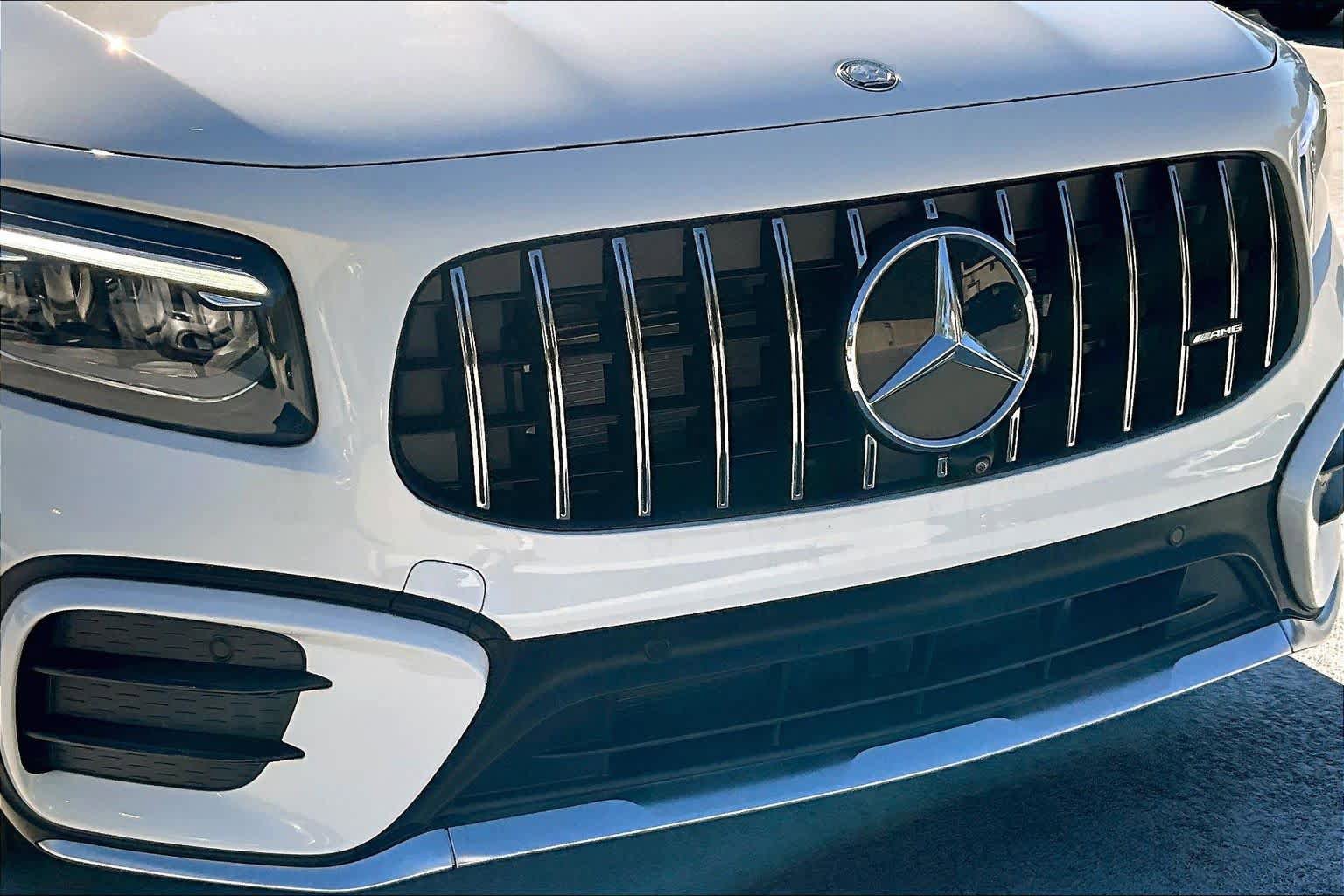 Used 2025 Mercedes-Benz GLB 35 AMG 4MATIC image 30