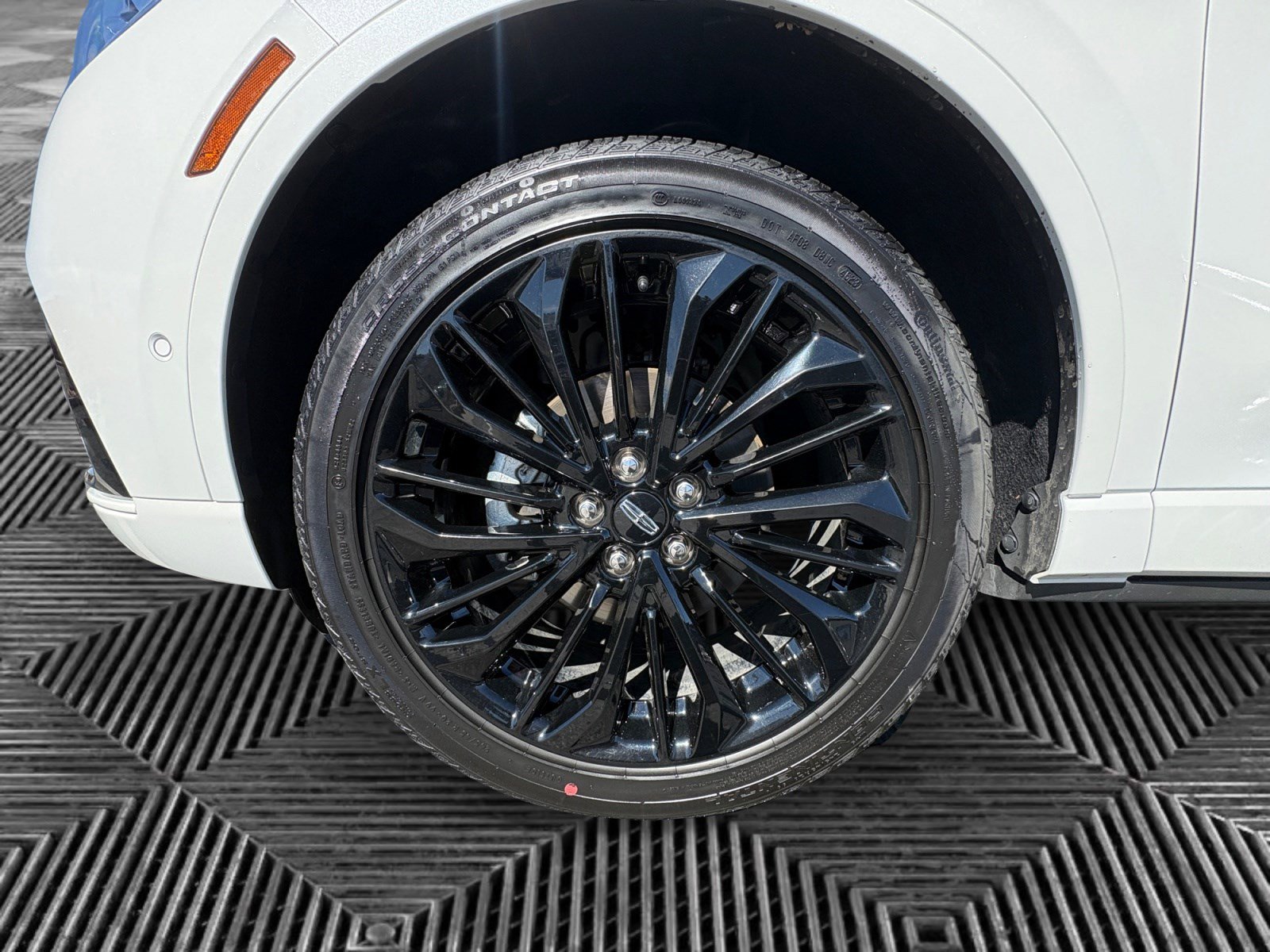 Certified 2024 Lincoln Corsair Reserve w/ Equipment Group 202A image 14