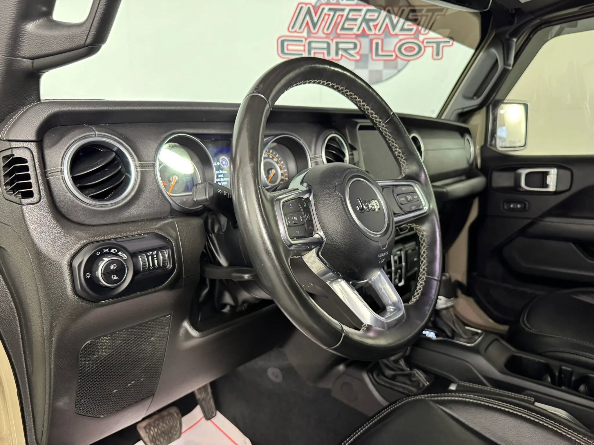 Used 2022 Jeep Gladiator Overland w/ Popular Equipment Package image 10