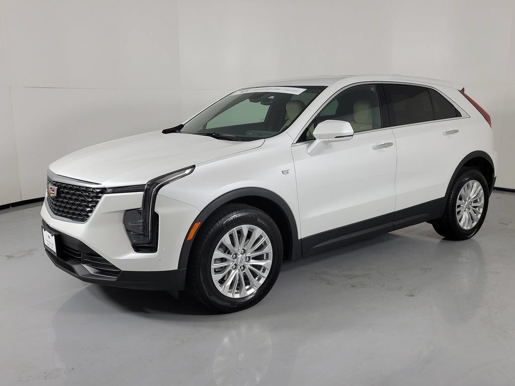 Used 2024 Cadillac XT4 Luxury FWD image 2