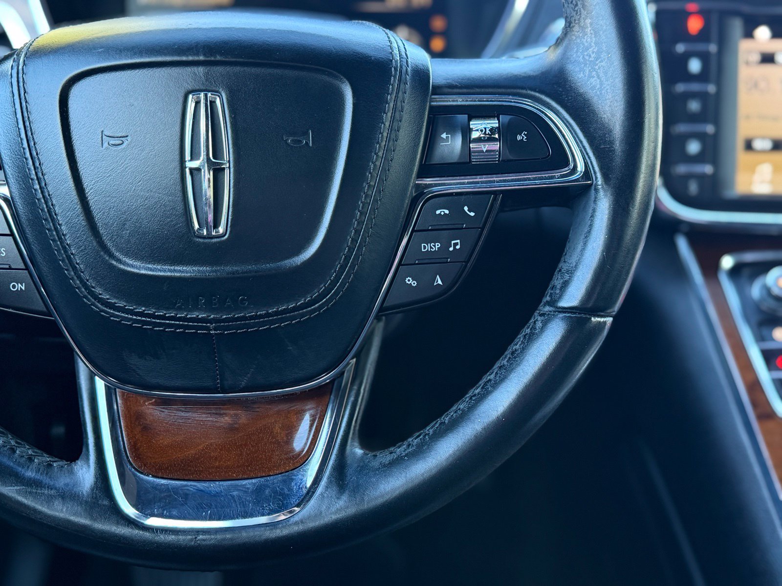 Used 2017 Lincoln Continental Select FWD image 27