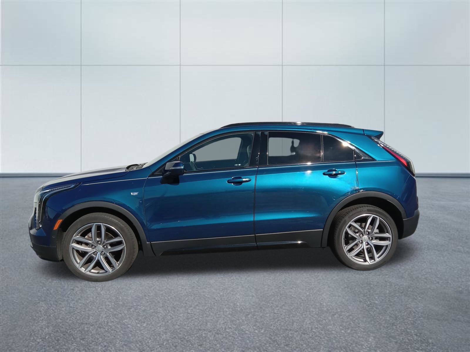 Used 2019 Cadillac XT4 Sport AWD/4WD image 2