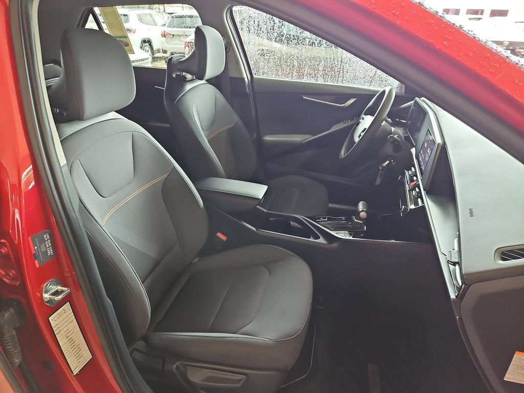 Used 2025 Kia Niro LX FWD image 31