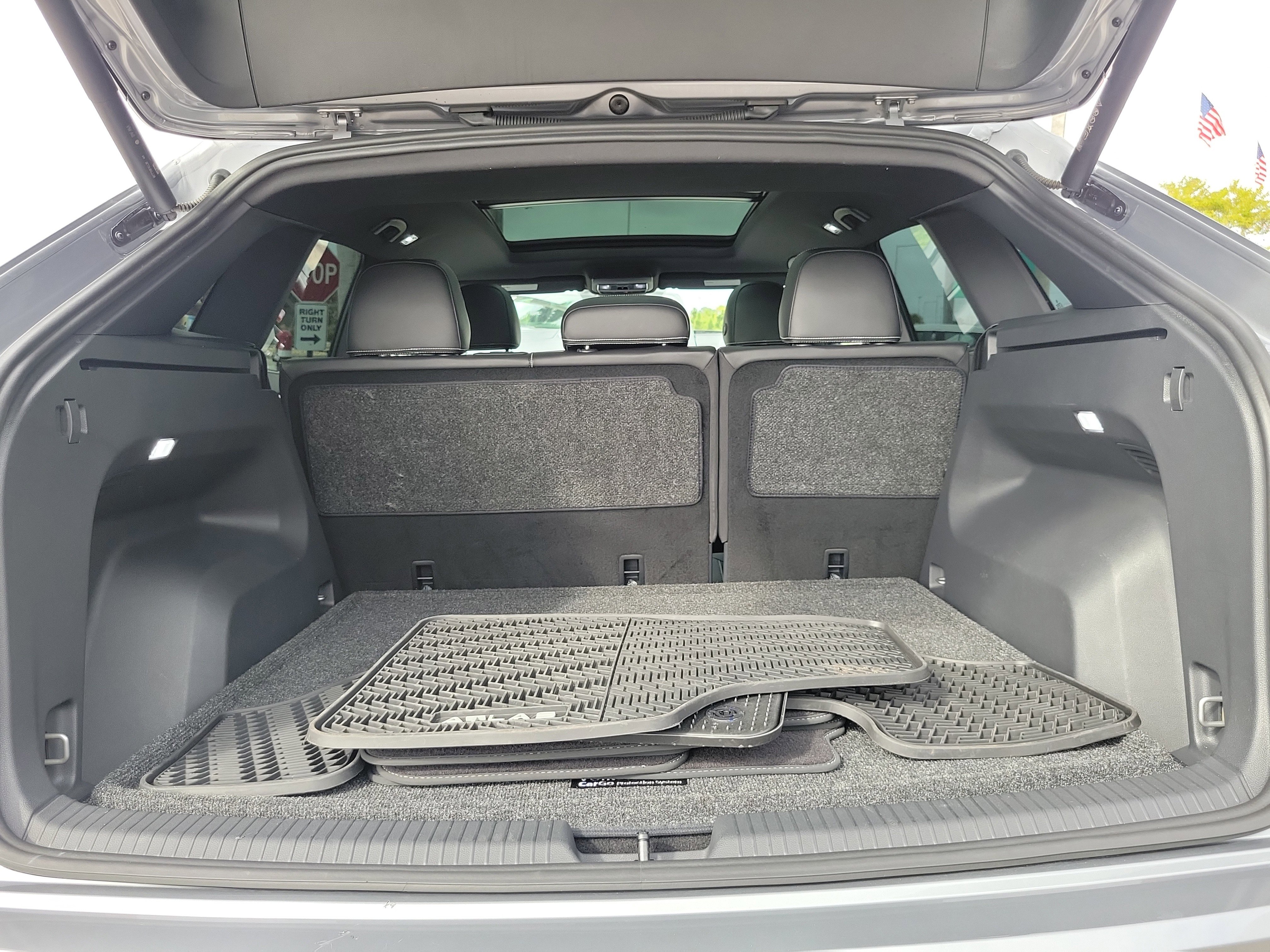 Used 2024 Volkswagen Atlas Cross Sport SE image 16