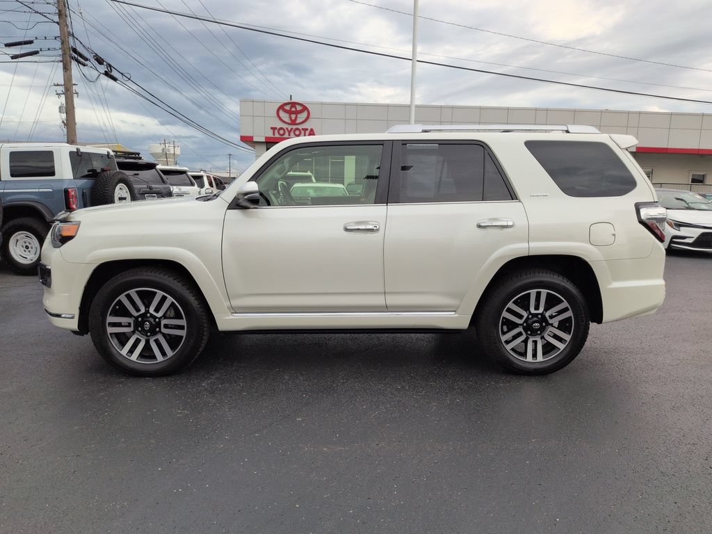 Used 2018 Toyota 4Runner Limited AWD/4WD image 2