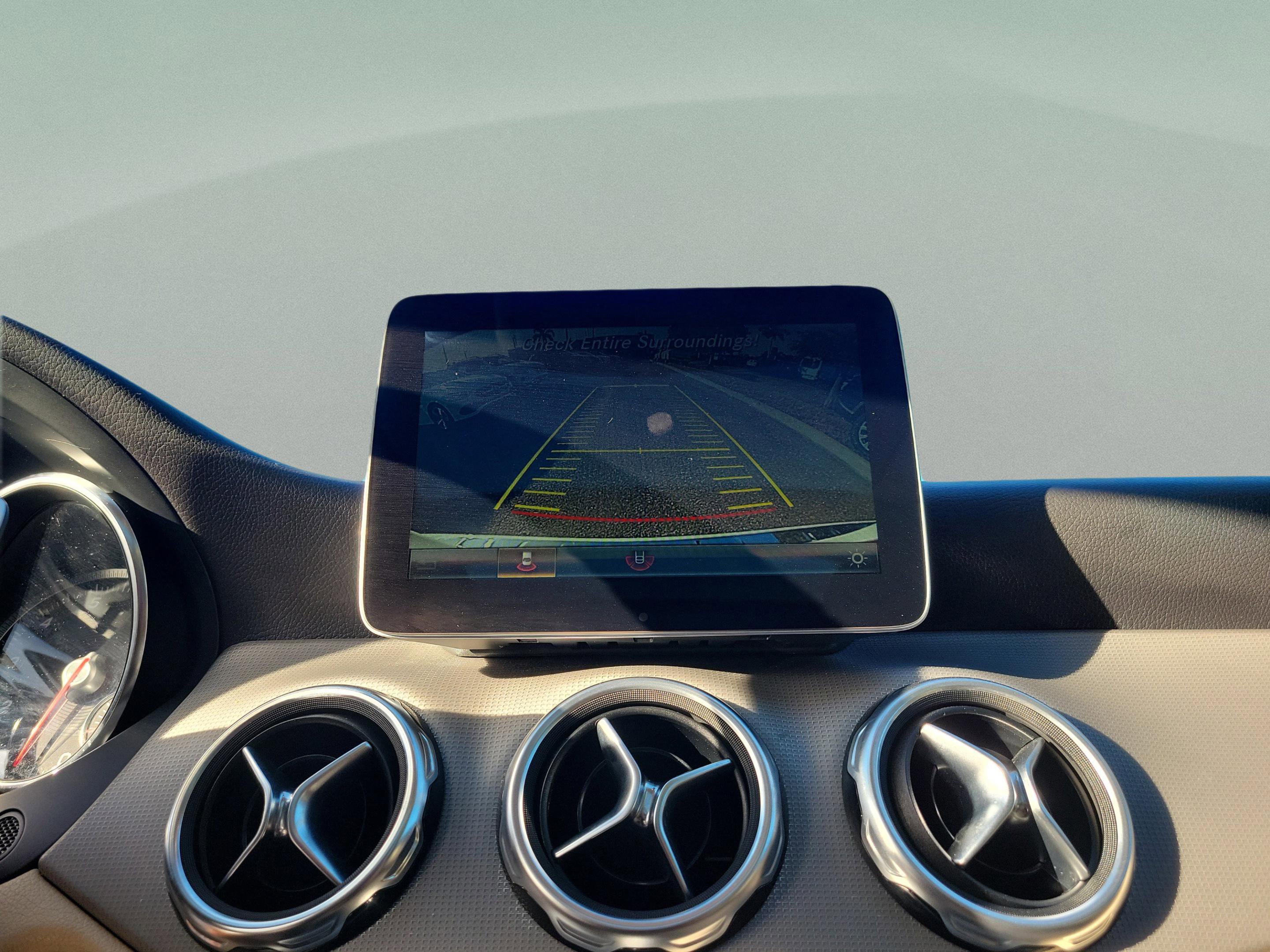 Certified 2018 Mercedes-Benz GLA 250 image 25