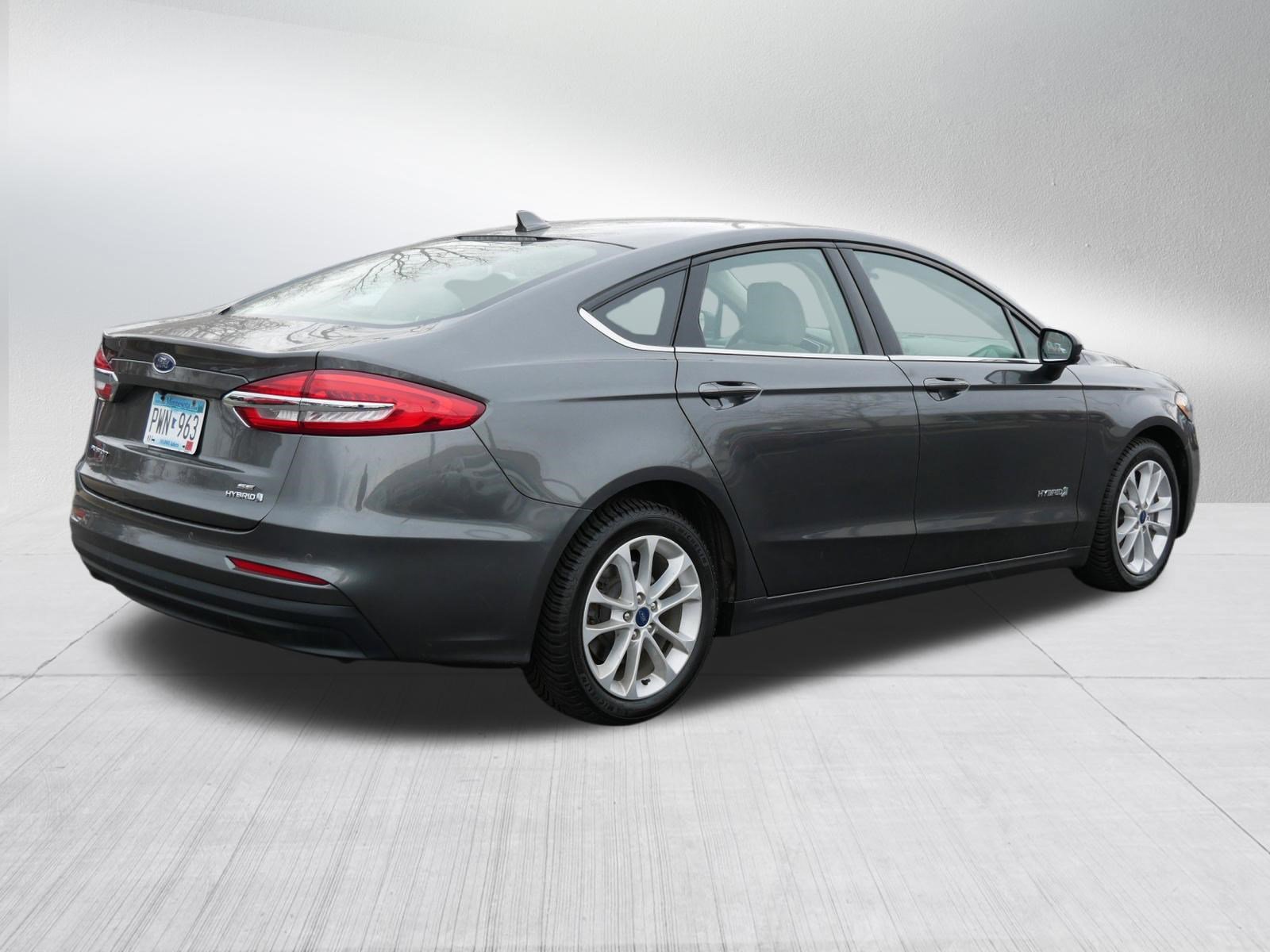 Used 2019 Ford Fusion SE image 7