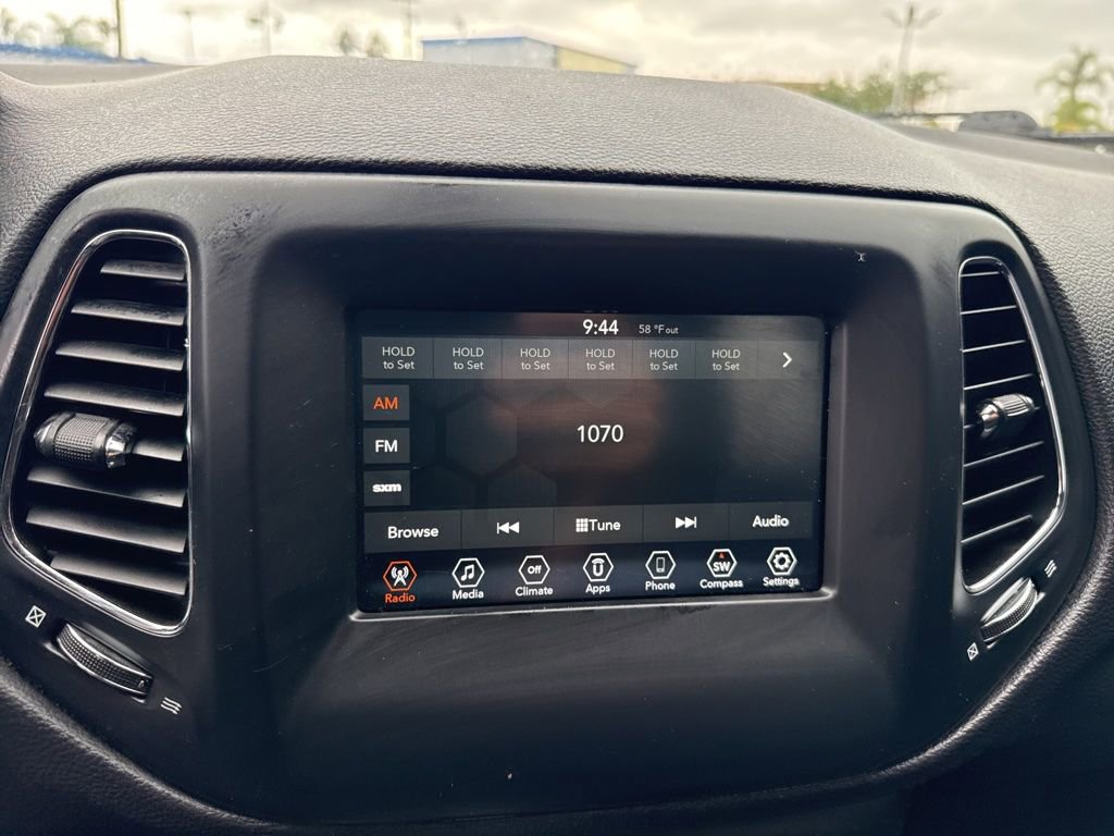 Used 2020 Jeep Compass Latitude image 11