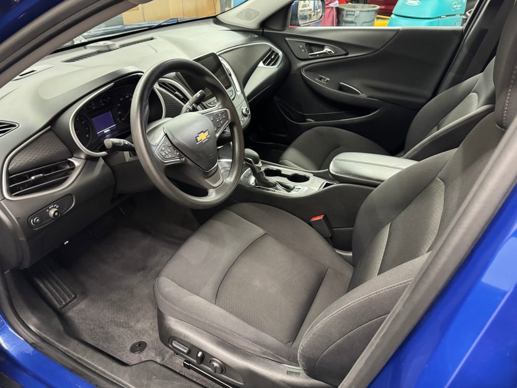 Used 2023 Chevrolet Malibu LT image 13