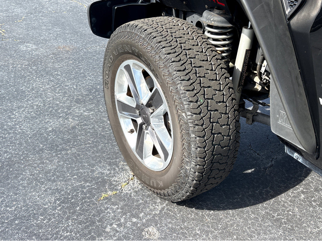 Used 2019 Jeep Wrangler Unlimited Sahara AWD/4WD image 23