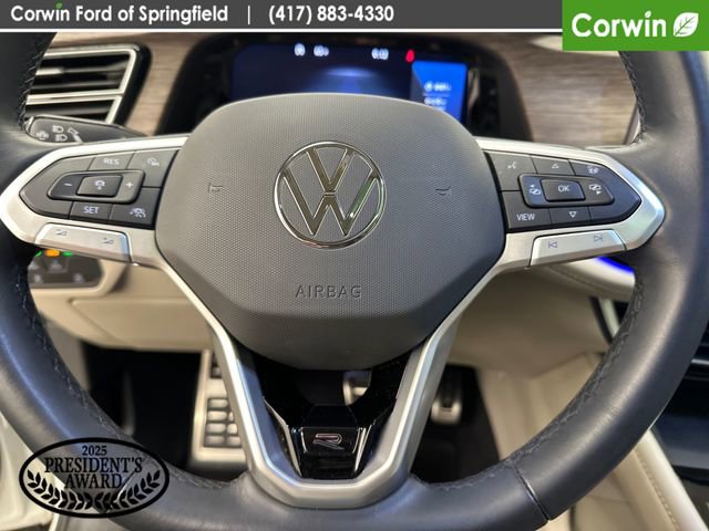 Used 2024 Volkswagen Atlas SEL Premium R-Line image 30