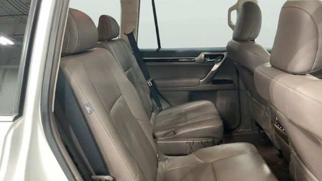 Used 2018 Lexus GX 460 Premium AWD/4WD image 17