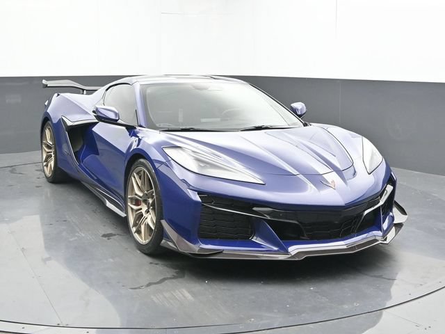 Used 2025 Chevrolet Corvette Z06 w/ Z07 Performance Package RWD image 4